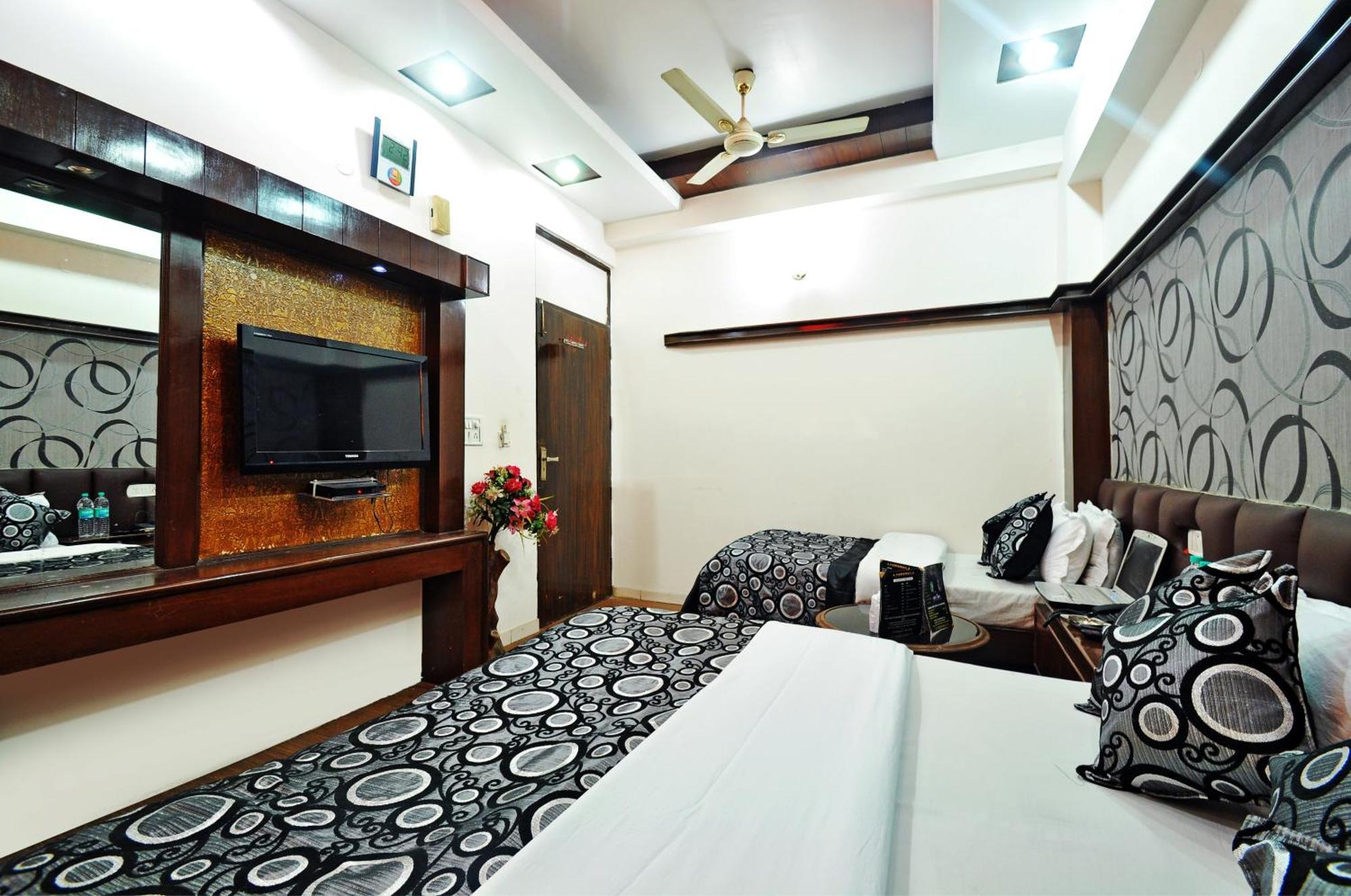 Hotel Shiva Intercontinental - New Delhi Railway Station - Paharganj Buitenkant foto