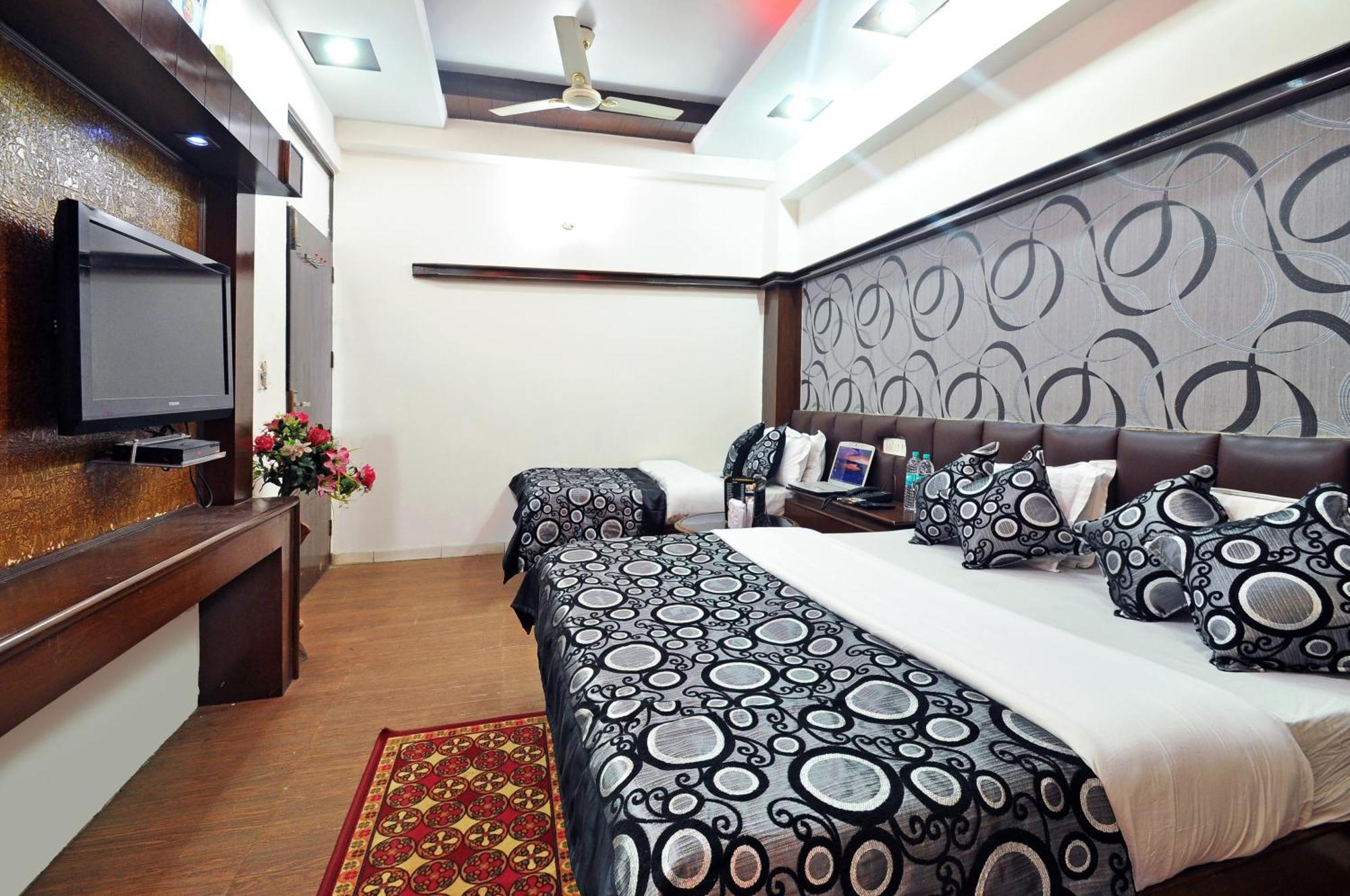 Hotel Shiva Intercontinental - New Delhi Railway Station - Paharganj Buitenkant foto