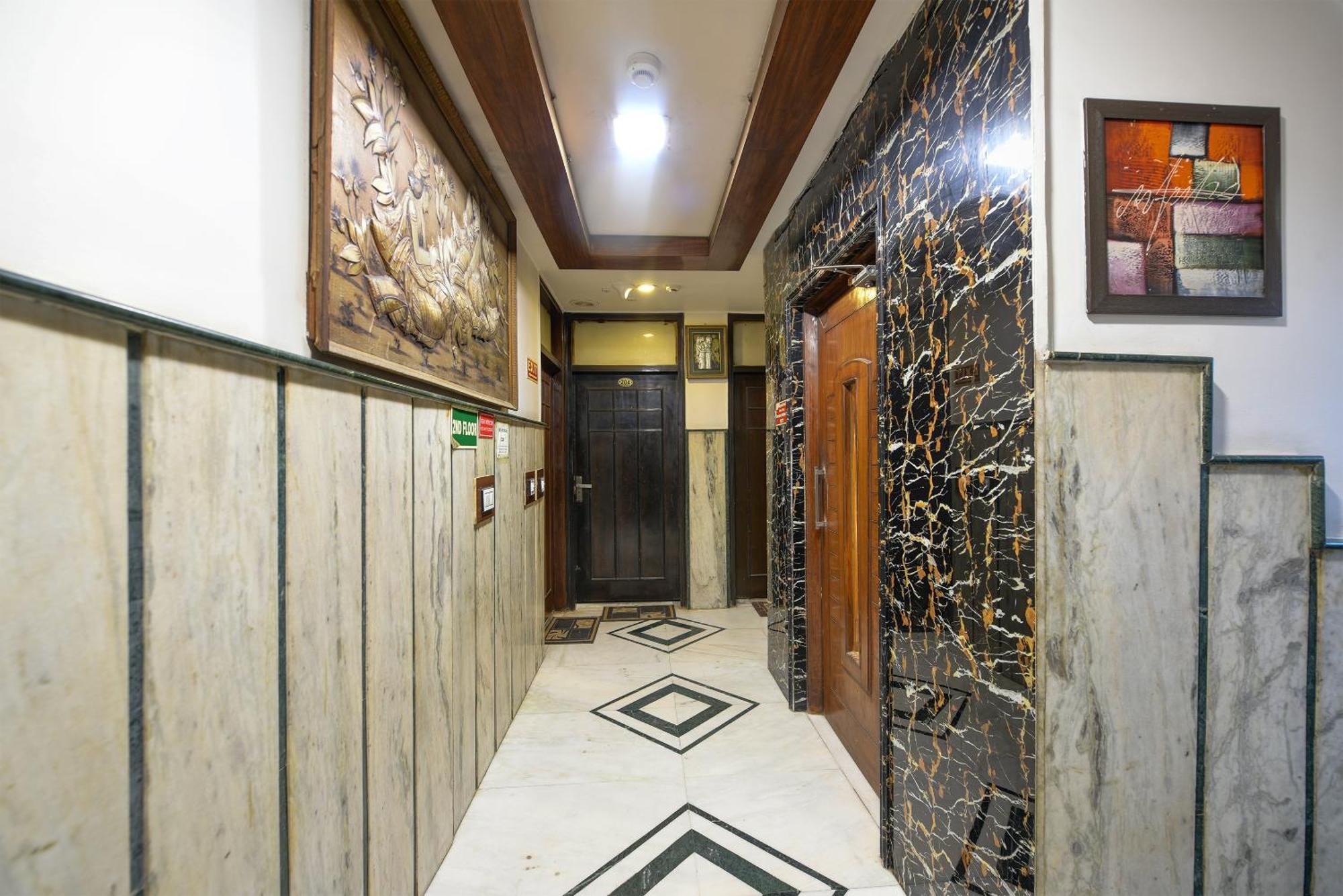 Hotel Shiva Intercontinental - New Delhi Railway Station - Paharganj Buitenkant foto