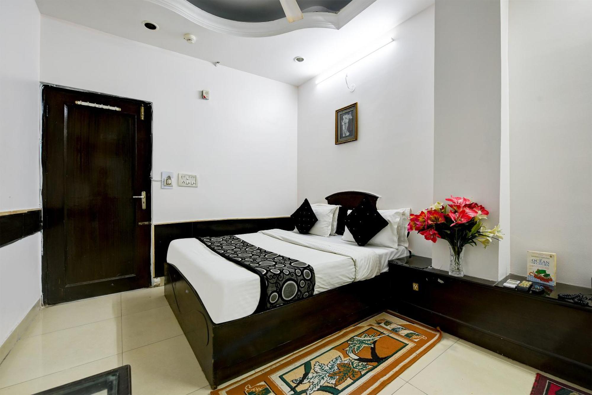 Hotel Shiva Intercontinental - New Delhi Railway Station - Paharganj Buitenkant foto
