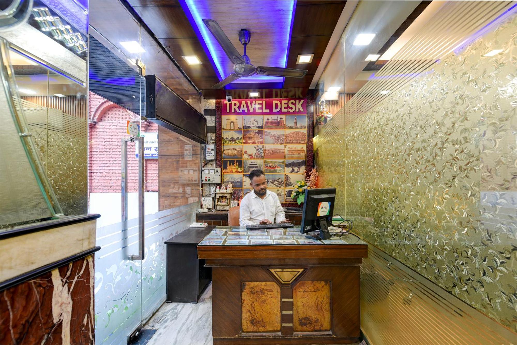 Hotel Shiva Intercontinental - New Delhi Railway Station - Paharganj Buitenkant foto